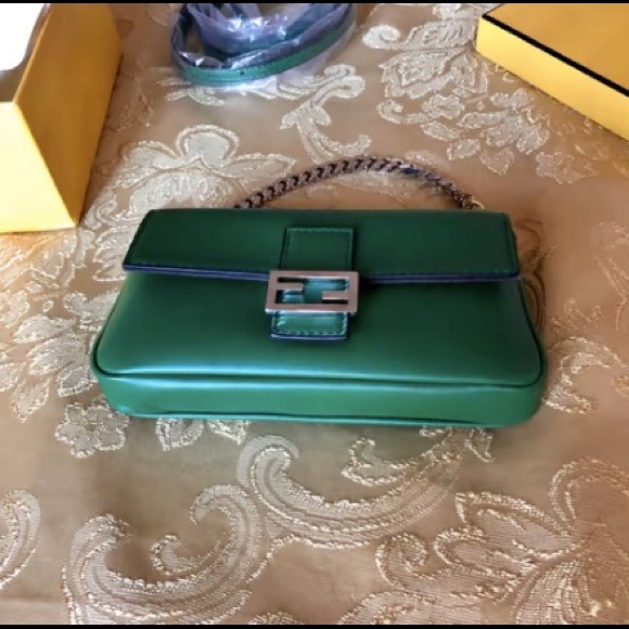 Fendi small green leather baguette bag. Never worn. - Picture 3 of 5